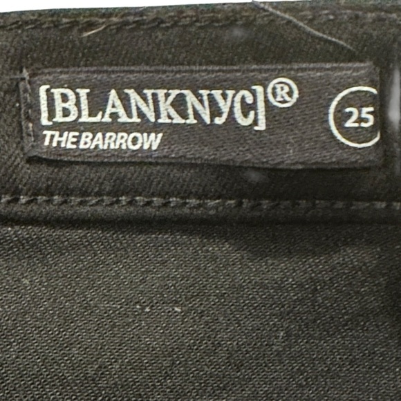 Blank NYC The Barrow Vintage High Rise Black Distressed 3” Inseam Shorts Size 25 - Picture 6 of 10
